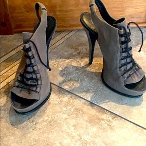 Elizabeth and James 6 inch brand new sexy heels